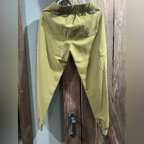 FIGS Scrub Set - Picture 3 of 6